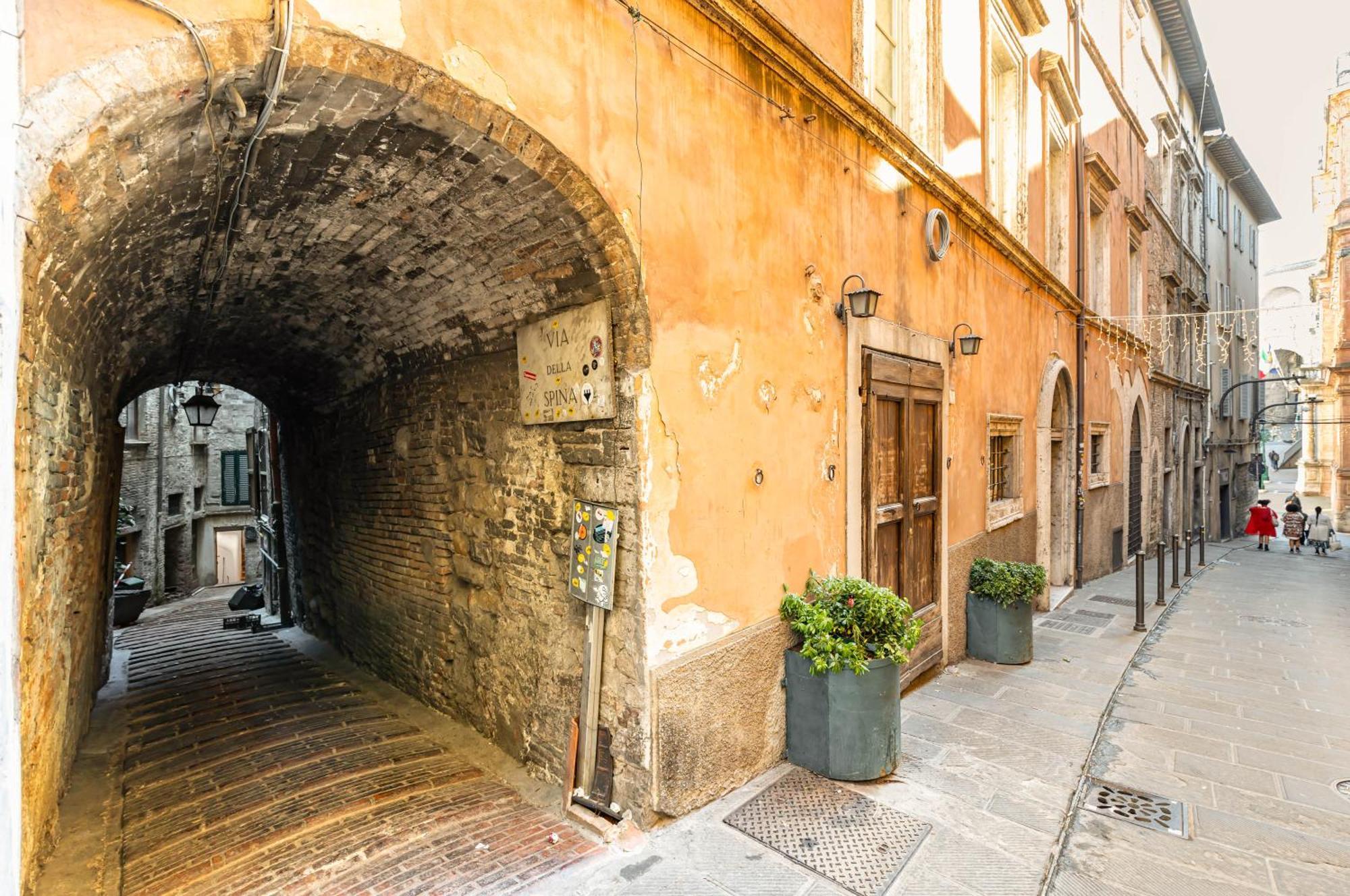 Historic Perugia Apartment With Rooftop Views Buitenkant foto