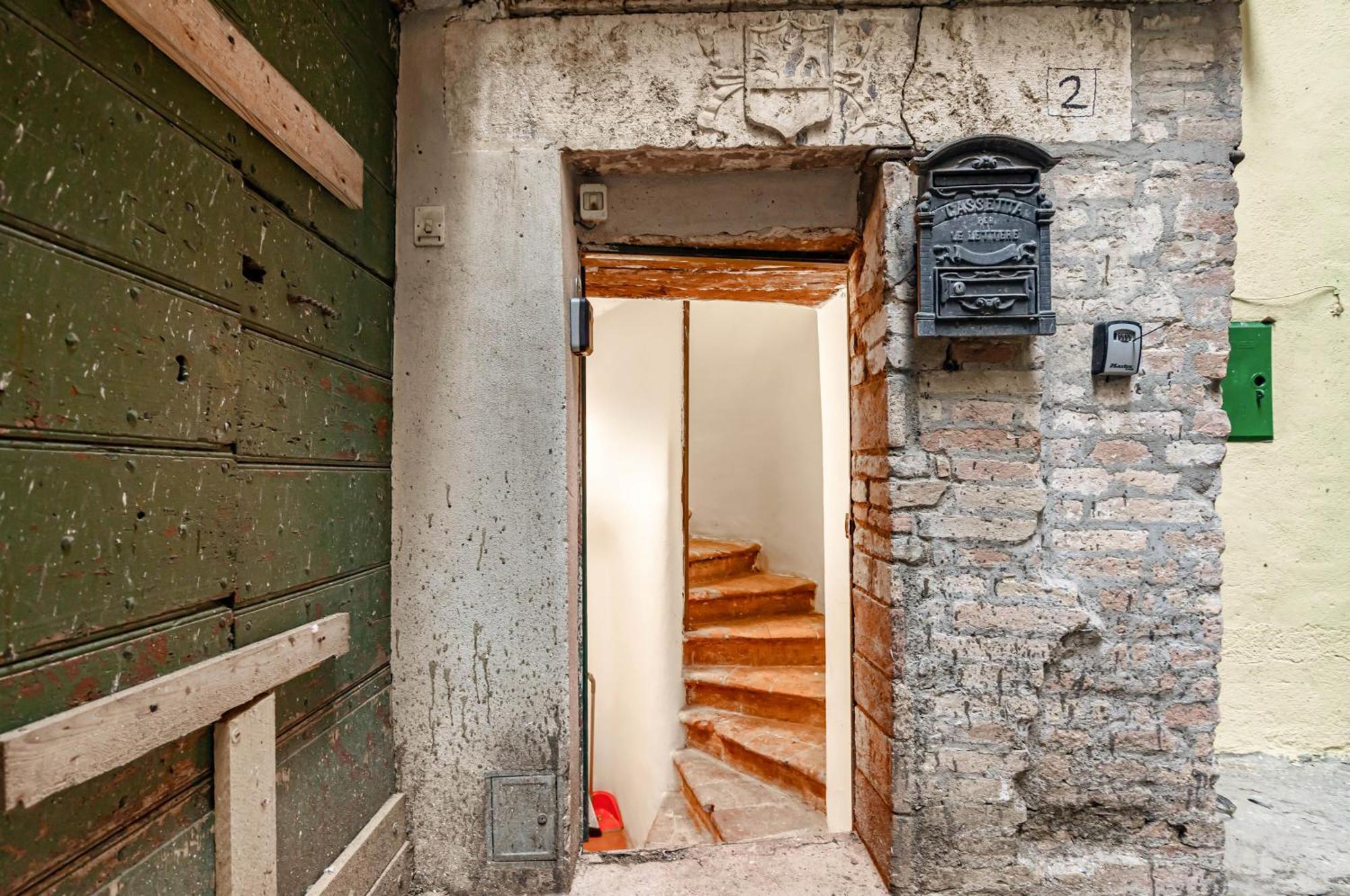 Historic Perugia Apartment With Rooftop Views Buitenkant foto